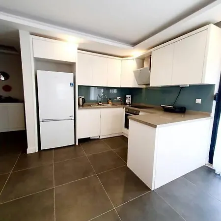 Eine Wunderschone Mit Pool Und Garten Apartament Antalya